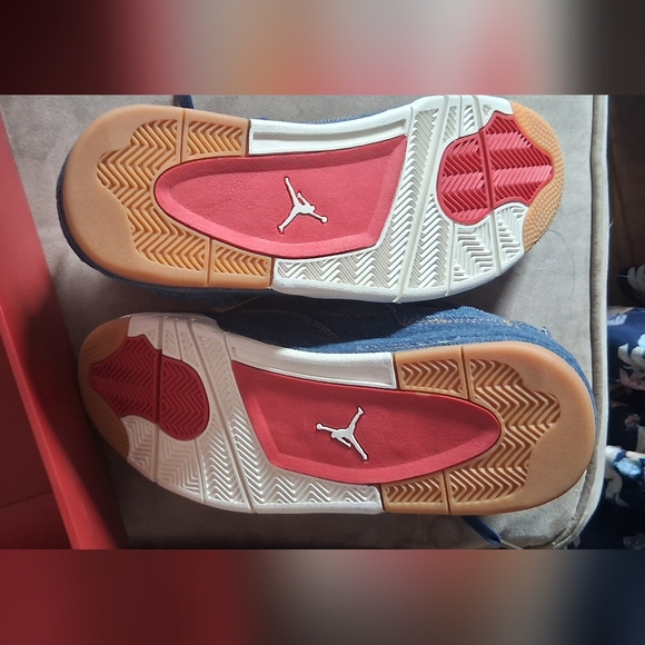 NIB Mens Size 11 Levi Strauss, Jordan Sneakers - Picture 6 of 6